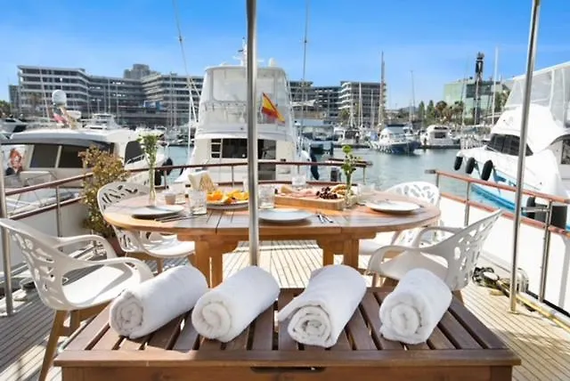 بوتيل فندق Charming Boat In Barcelona - Perfect Getaway سان أدريان دي بيزوس
