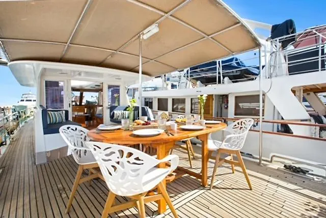 فندق Charming Boat In Barcelona - Perfect Getaway سان أدريان دي بيزوس