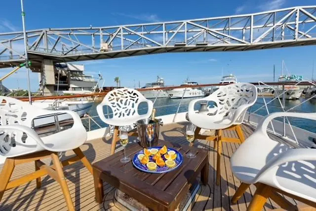 فندق Charming Boat In Barcelona - Perfect Getaway سان أدريان دي بيزوس
