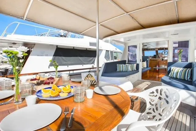 Charming Boat In Barcelona - Perfect Getaway Hotel Sant Adria de Besos Botel